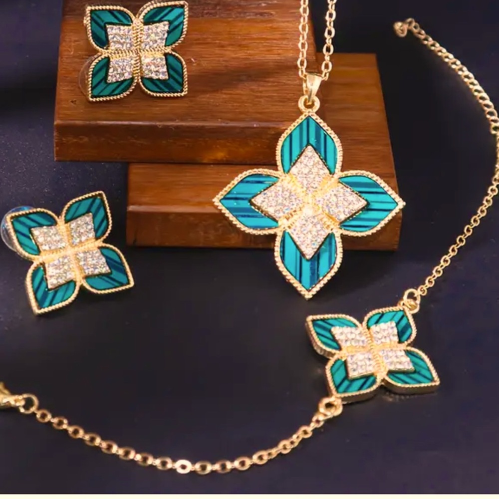 Fashion Forward Jewelry SET
